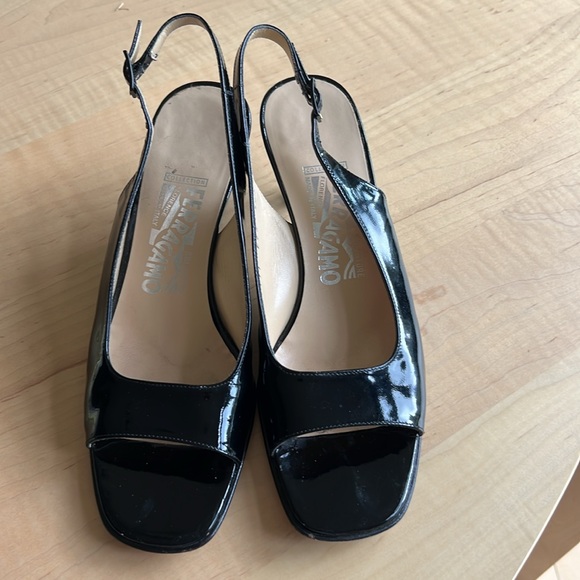 SALVATORE FERRAGAMO Sling Back Kitten Heel Open Toe Sandal Shoe - Picture 3 of 8